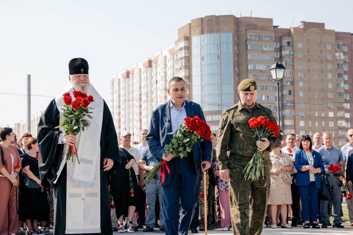 В Курске возложили цветы на годовщину вторжения ВСУ в регион