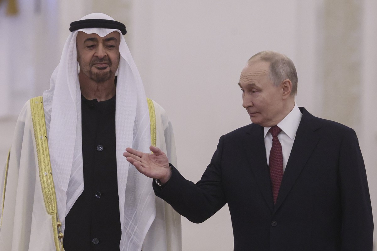 Кремль раскрыл детали разговора Путина с президентом ОАЭ