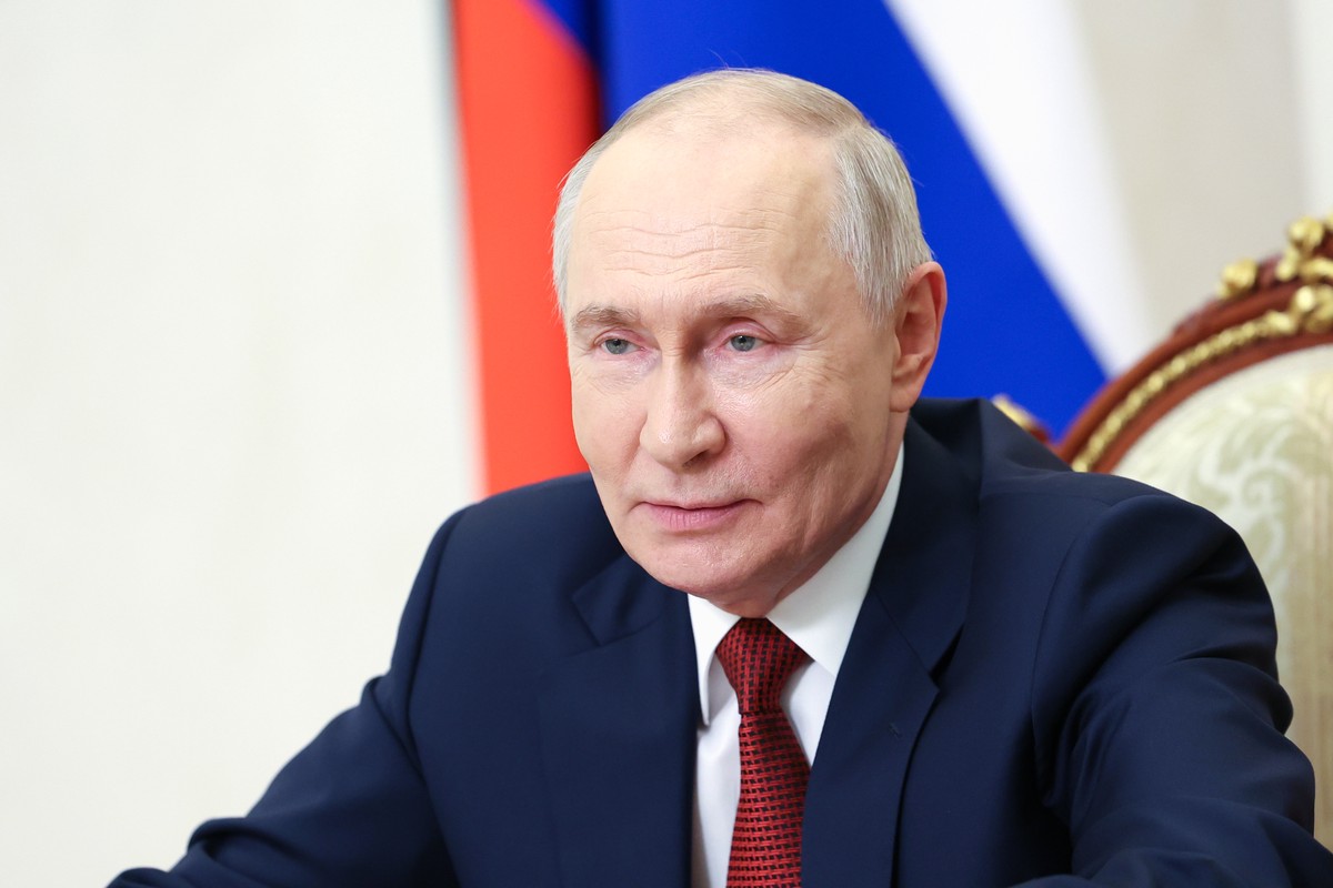 Путин поздравил россиян с Днем физкультурника