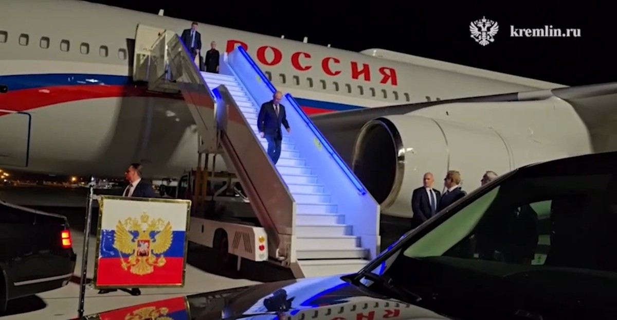 Путин прибыл в Новосибирск после поездки в Бурятию