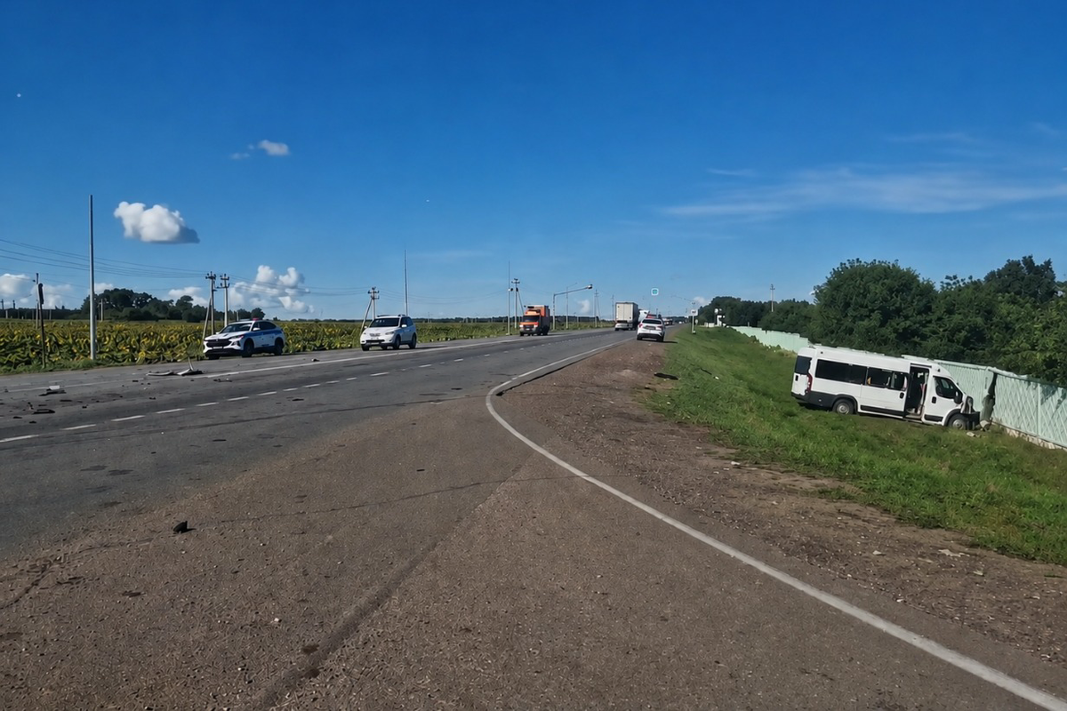 Автобус с людьми попал в серьезное ДТП