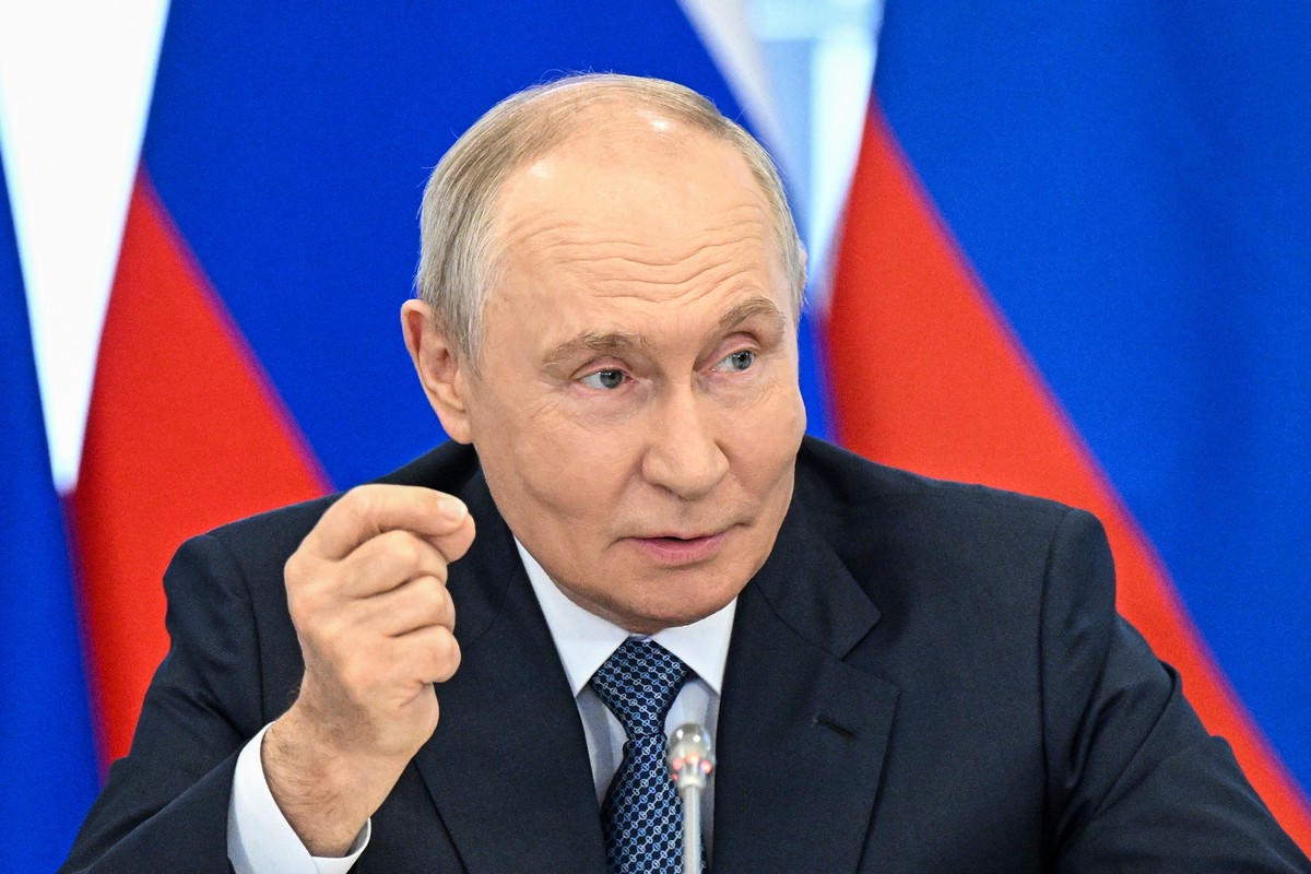 Путин предупредил о расколе общества на элиту и «нажимающих кнопки»