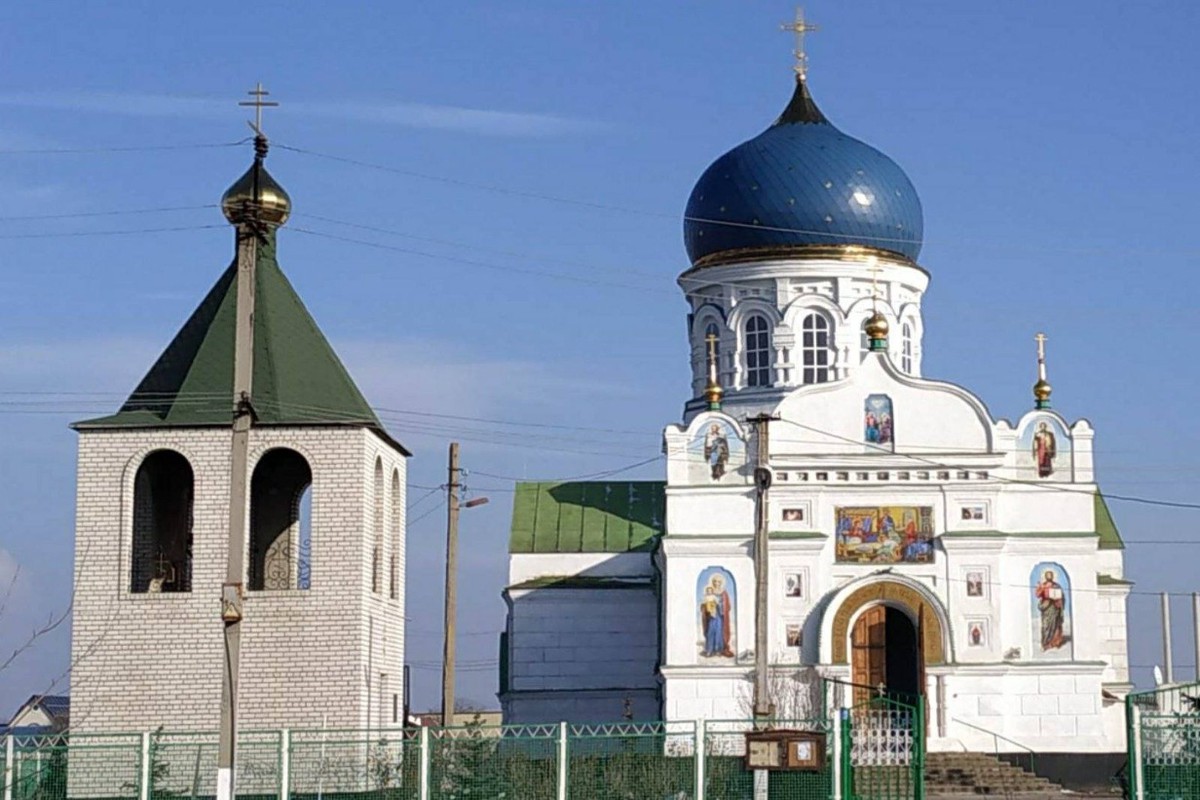 Дрон ВСУ врезался в ворота храма в Каменке-Днепровской