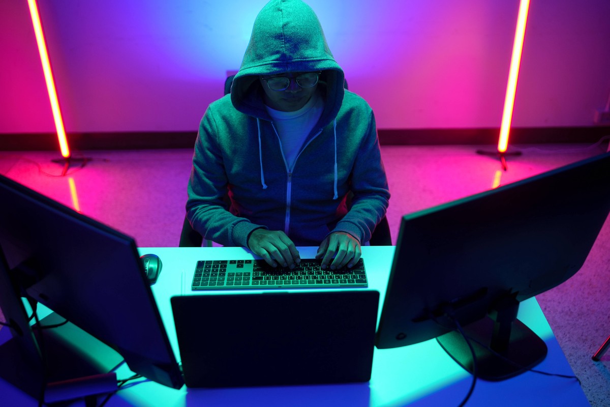Хакер выставил на торги личные данные 15 млн казахстанцев