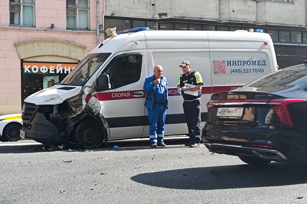 Водитель скорой раскрыл детали смертельного ДТП в центре Москвы