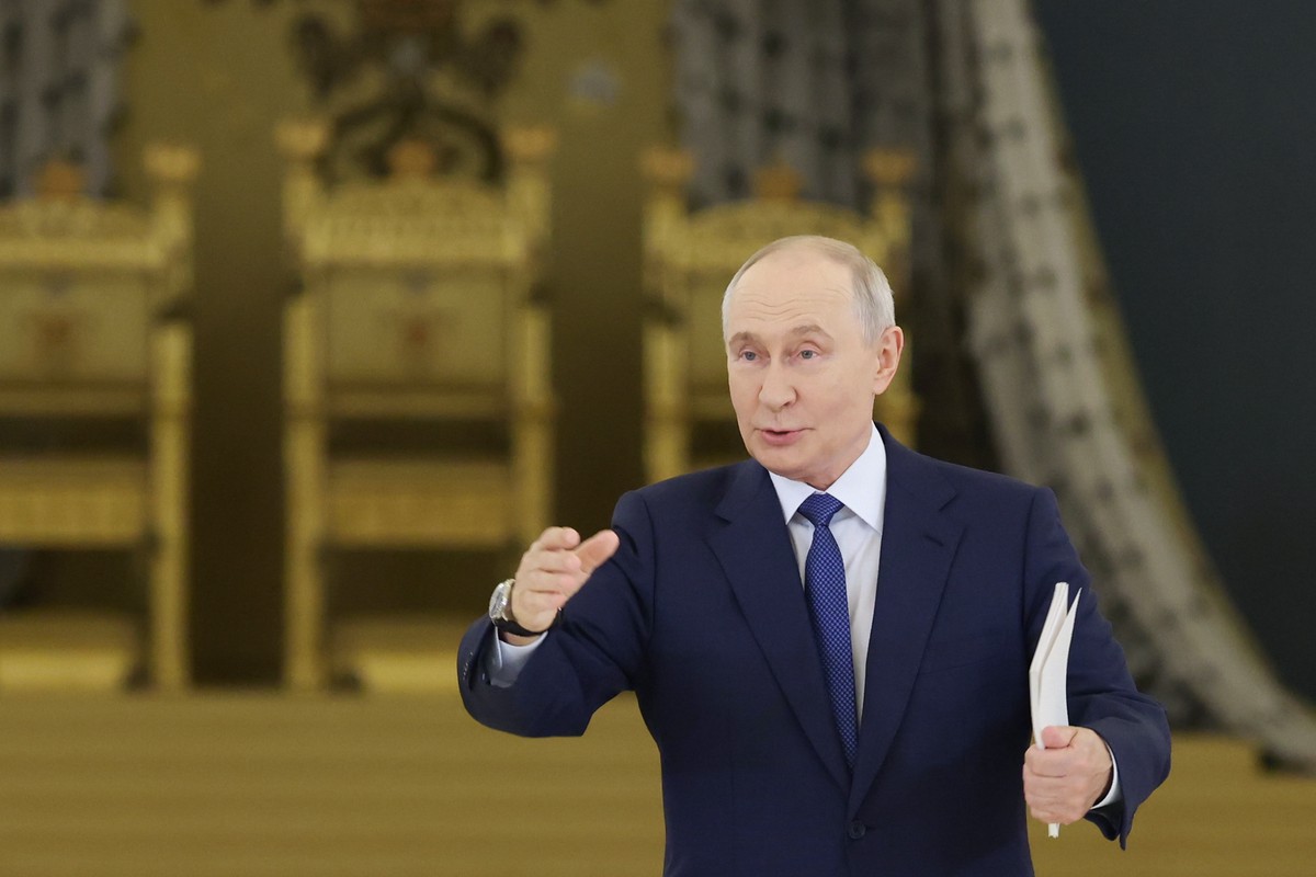 Путин оставил трех министров для отдельного разговора после заседания