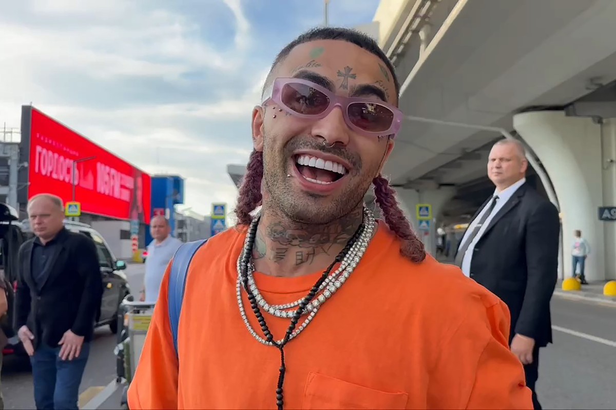 «Россия — страна номер один»: автор хита Gucci Gang прилетел в Москву