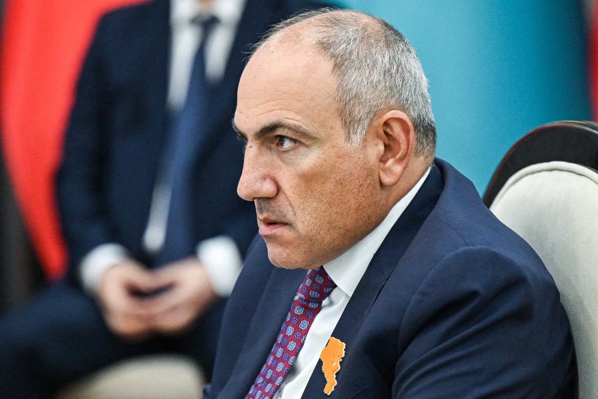 Пашинян сжег Третью республику и пошел на церковь: «ликвидация» МИД, руины войны и плата Западу