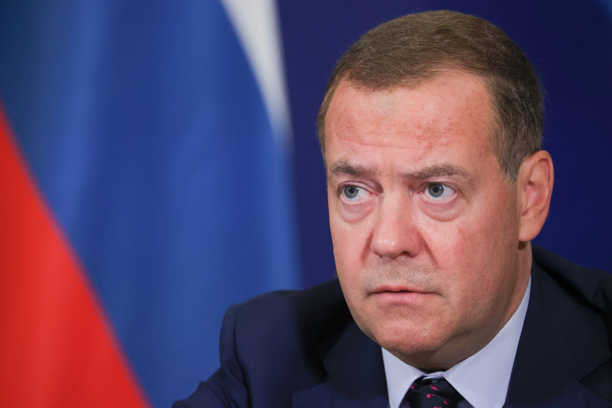 Медведев сравнил конфликт на Украине с гражданской войной