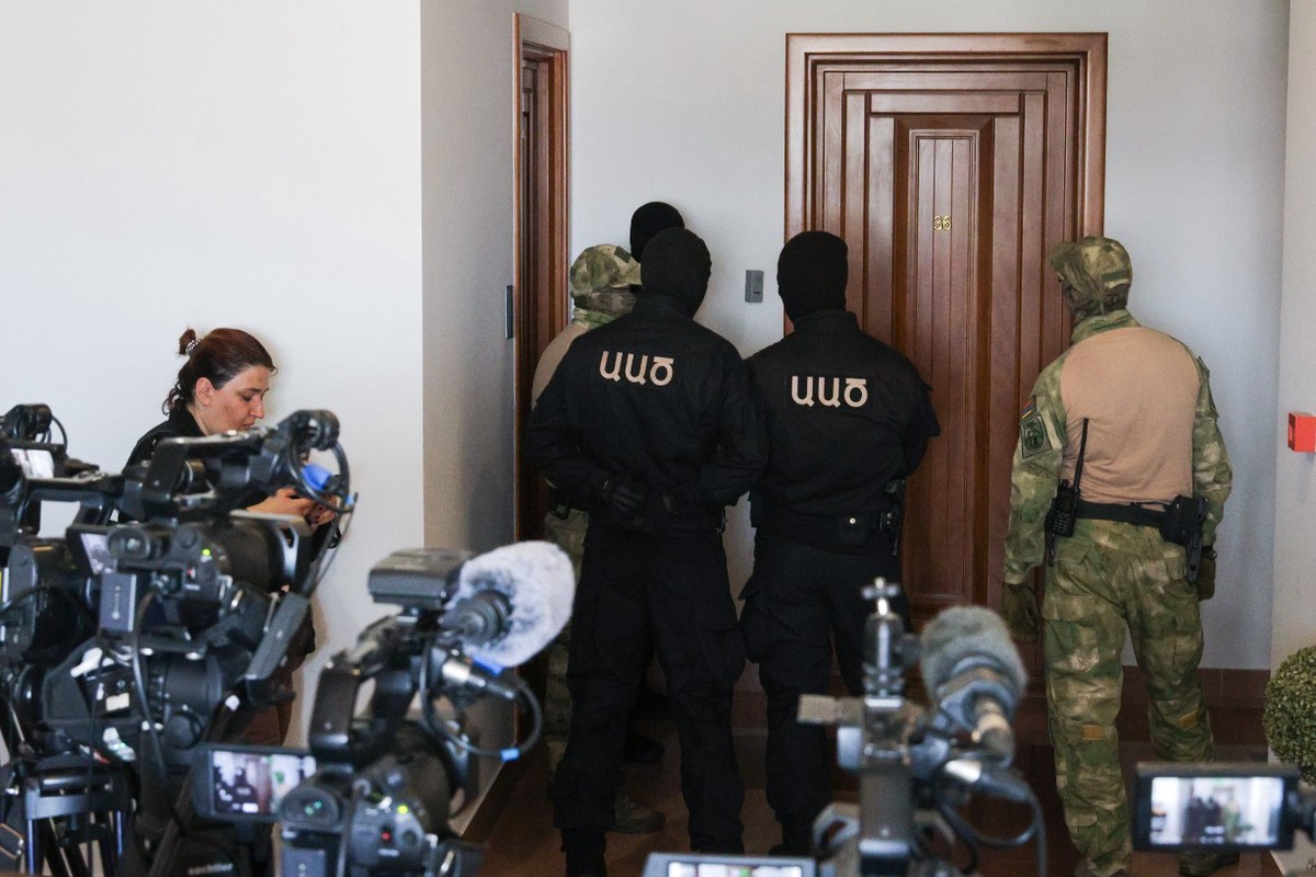 Пашинян открыл охоту на Кочаряна: перепалка в парламенте, тайный указ силовикам, борьба с кланами