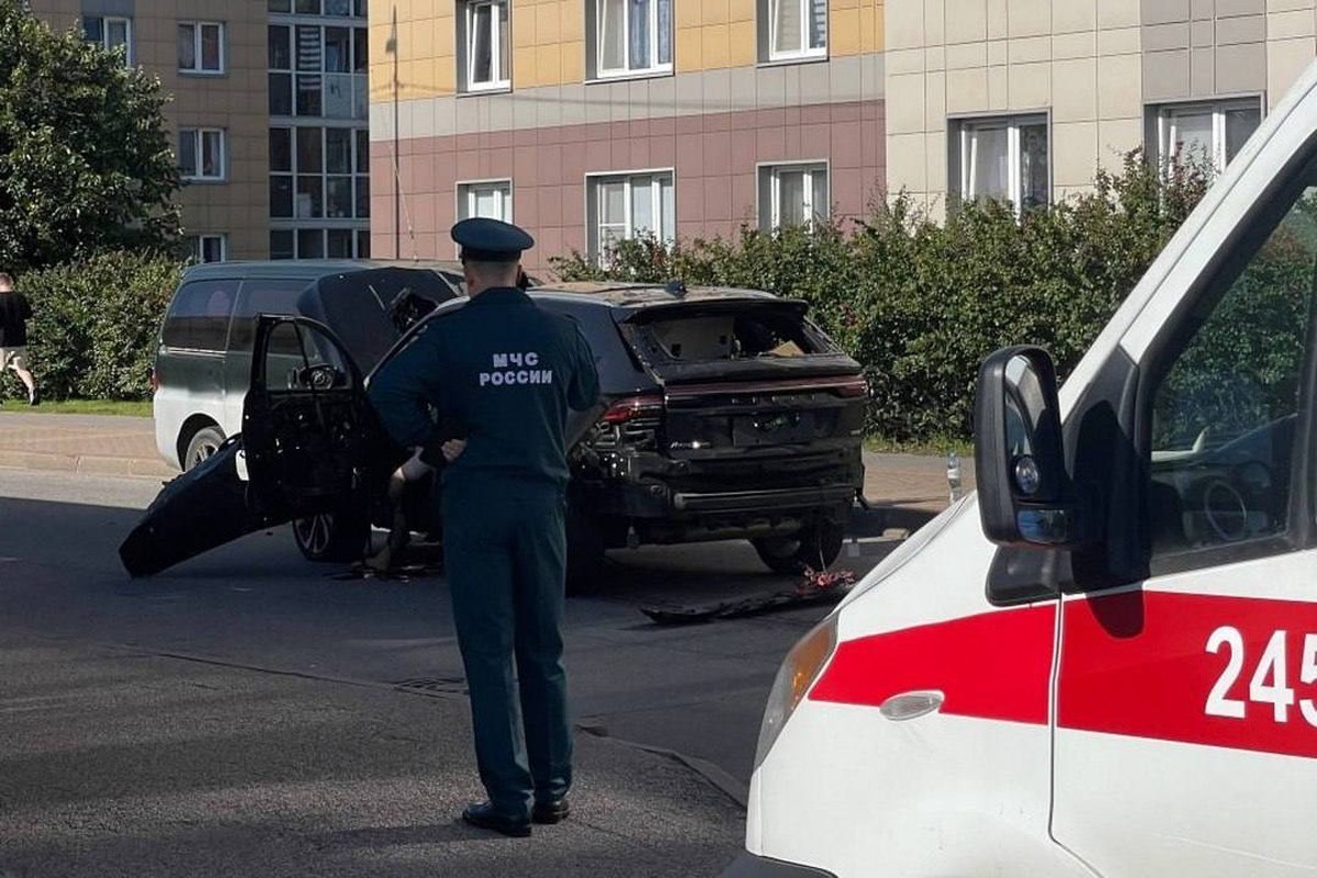 Водитель погиб при взрыве машины в Петербурге