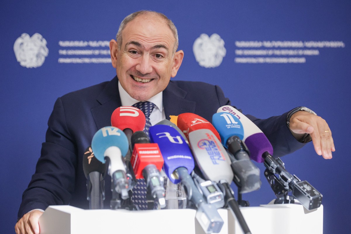 Пашиняна призвали перестать «вешать лапшу на уши» армянам