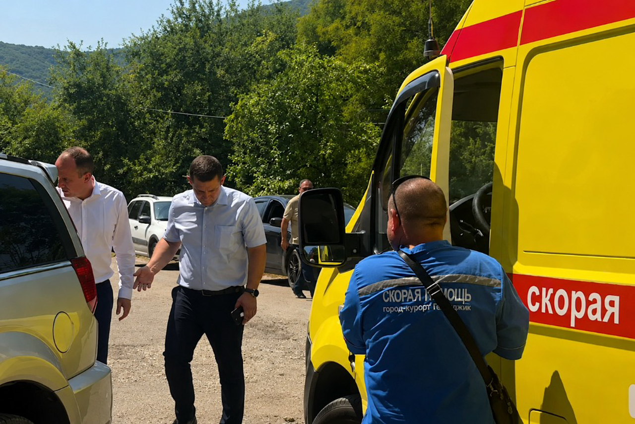 ВСУ ударили по пляжу под Геленджиком: десятки раненых, детские жертвы, слухи о нехватке лекарств
