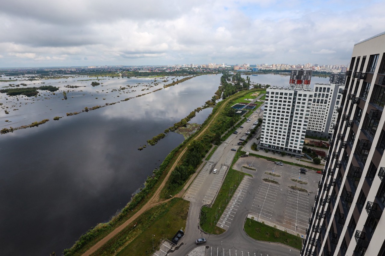 «Мертвая» река оставила Тюмень без воды: апокалиптичные паводки, гепатит, коммуналка за вонь