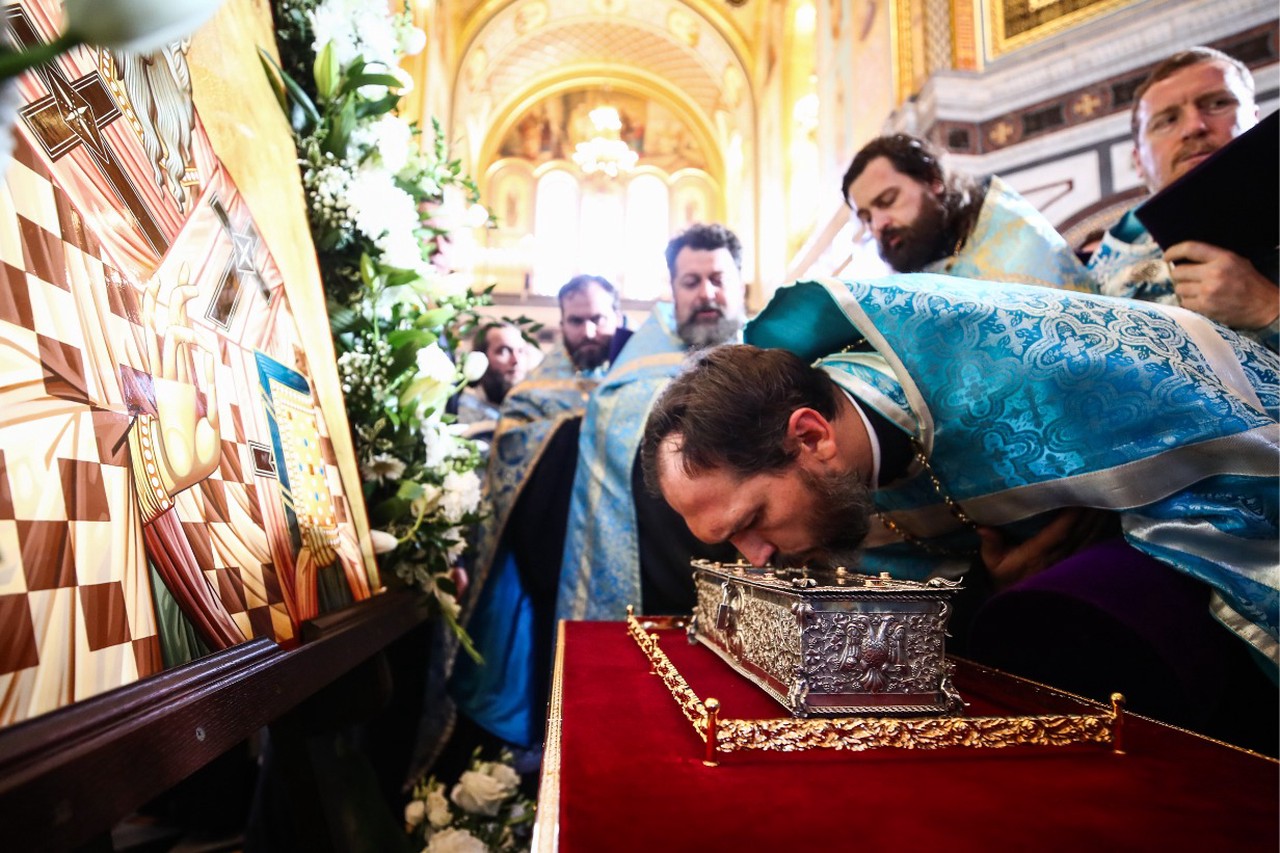 Десницу Спиридона Тримифунтского привезли в Россию: главные чудеса святителя, в какие города привезут мощи