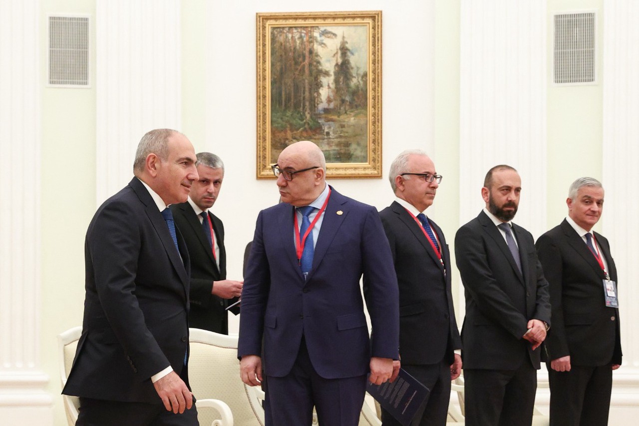 Пашинян увольняет посла в России? Конфликт с Москвой, оружейный скандал, кто придет на замену