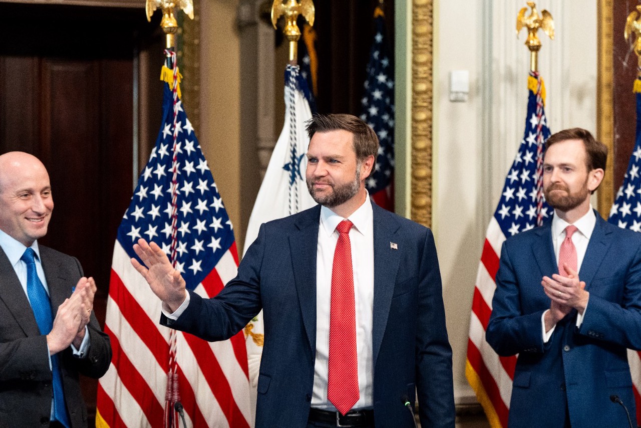 Сторонники ополчились против Трампа: клуб бунтарей Карлсона, третья партия, мир с Ираном