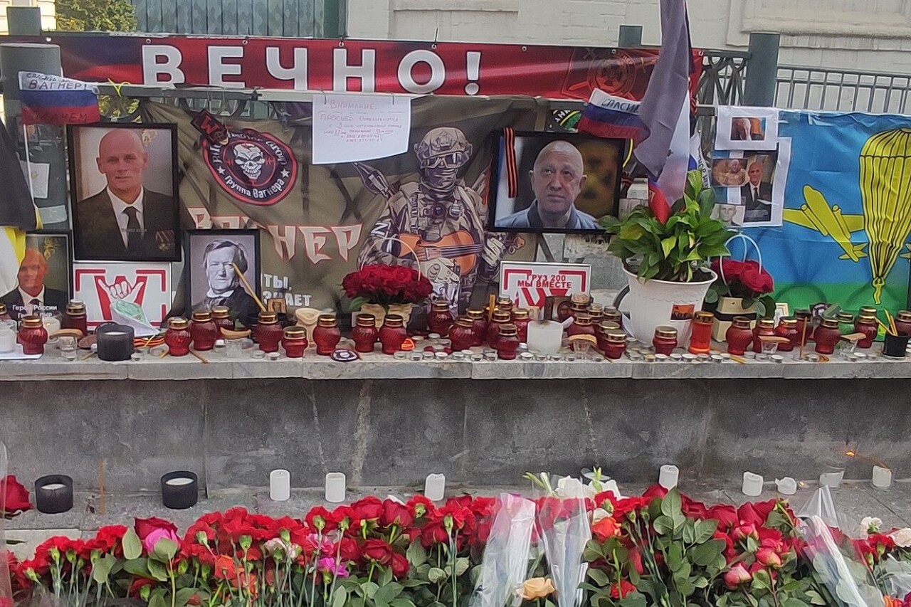 Вдова командира ЧВК «Вагнер» дала первое интервью: знакомство, письмо Пригожина и бедное детство