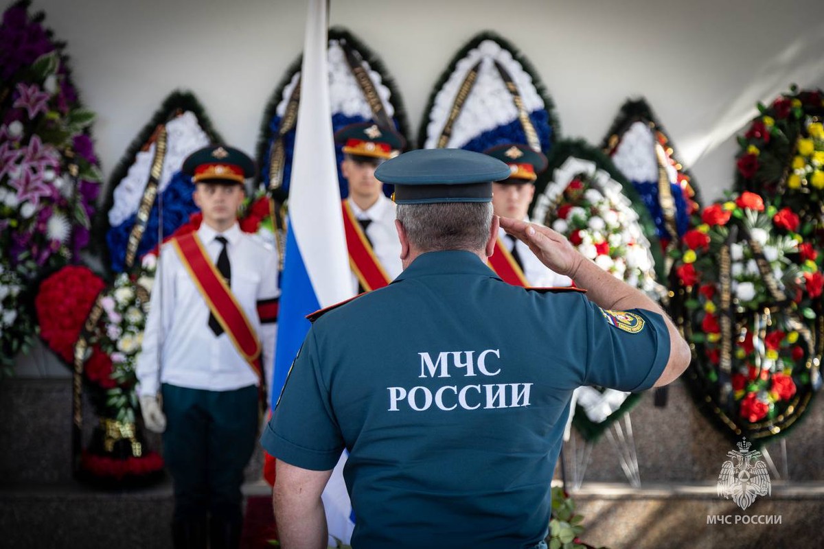 Погибших при взрыве в Севастополе спасателей наградили посмертно