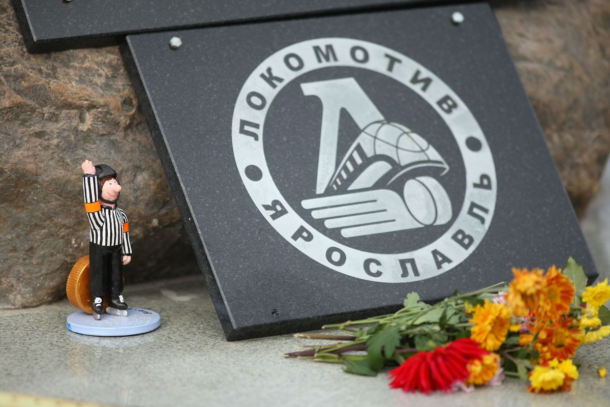 «Белые свитера среди обломков»: 15 лет со дня гибели хоккеистов «Локомотива»