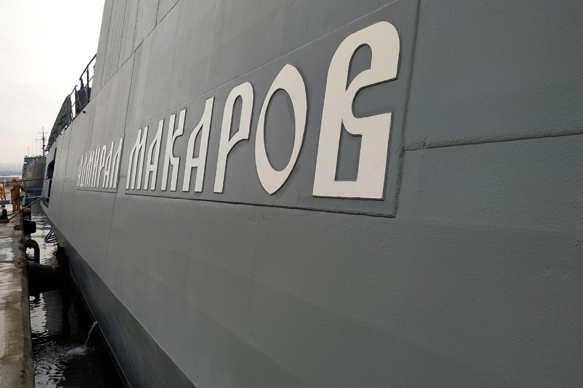 Российский ледокол загорелся на заводе
