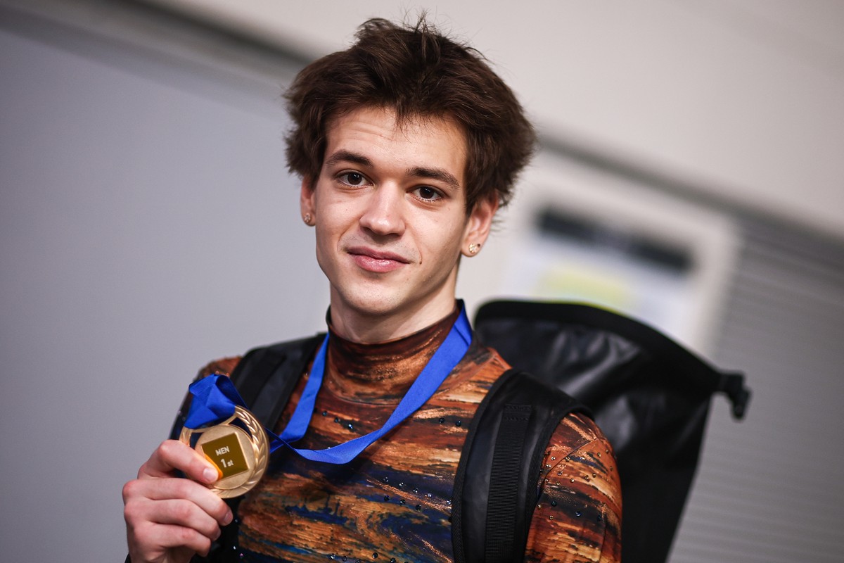 Россиянин Дикиджи завоевал первое золото после допуска фигуристов