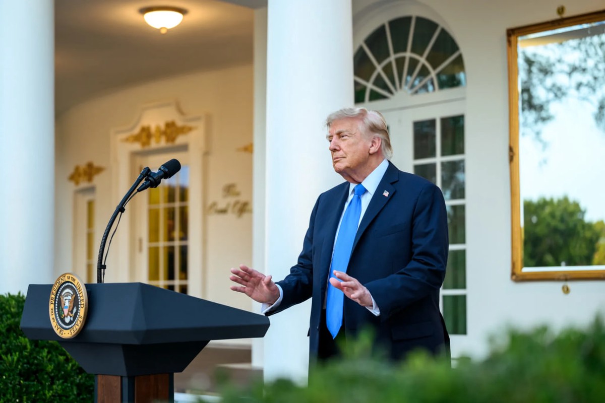 Трамп на волоске от провала? К чему готовится президент США: новая прическа, присвоение Луны