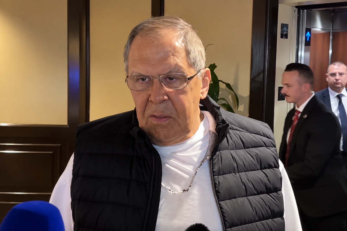 Лавров объяснил, почему надел свитер с «СССР» на саммит в Анкоридже