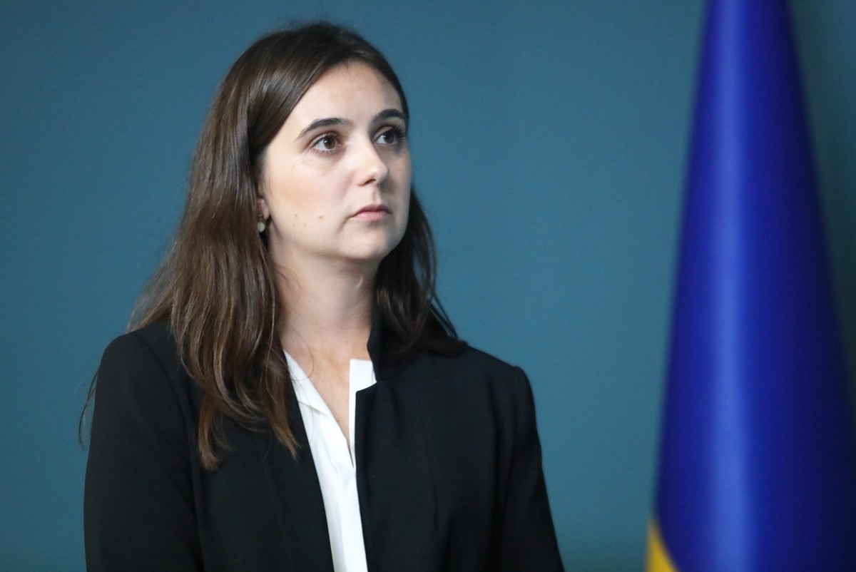 Зеленский ввел санкции против своей бывшей сотрудницы