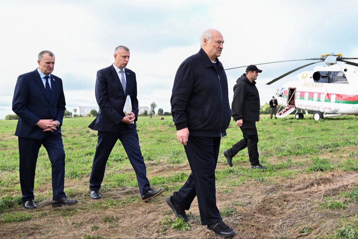 «Вы хотели показать, как не надо»: Лукашенко прилюдно разнес чиновников