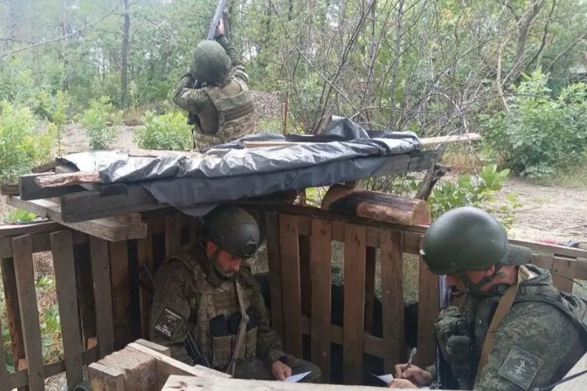 Опубликованы кадры голосования российских бойцов прямо на передовой