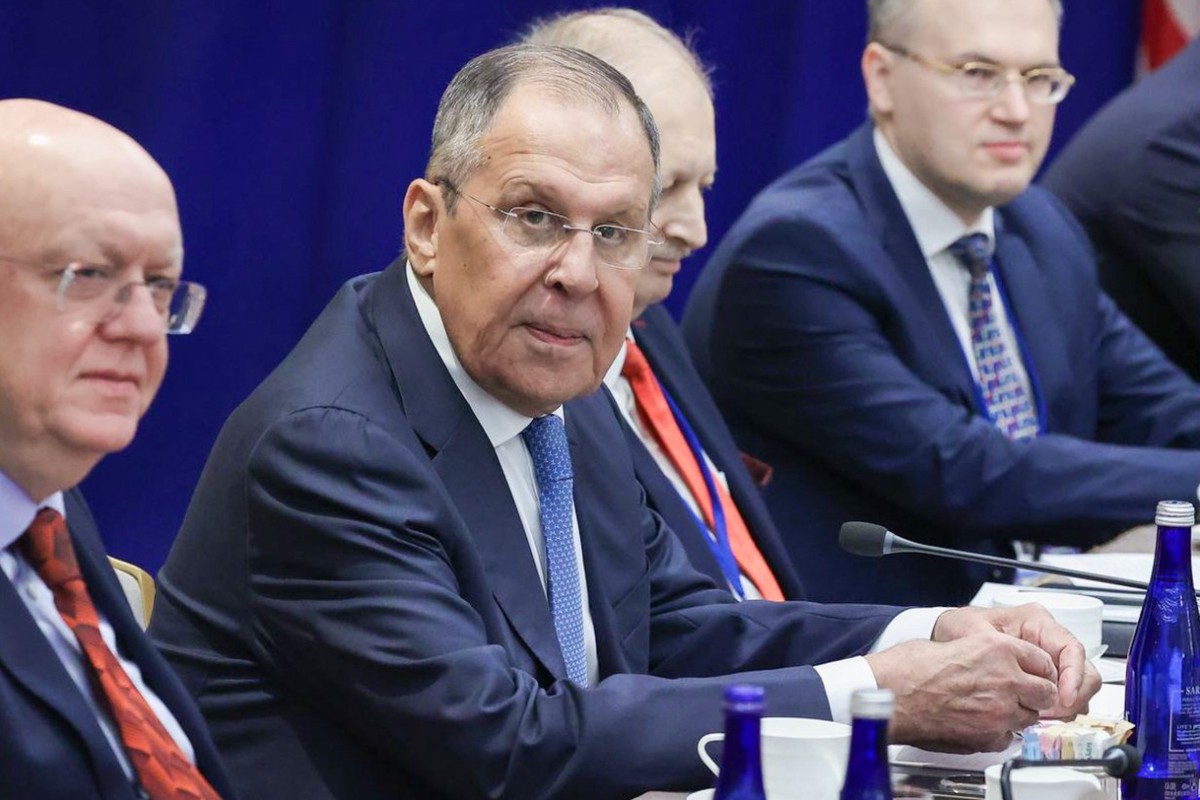 Лавров заявил, что РФ отказывается брать паузу в СВО на время переговоров