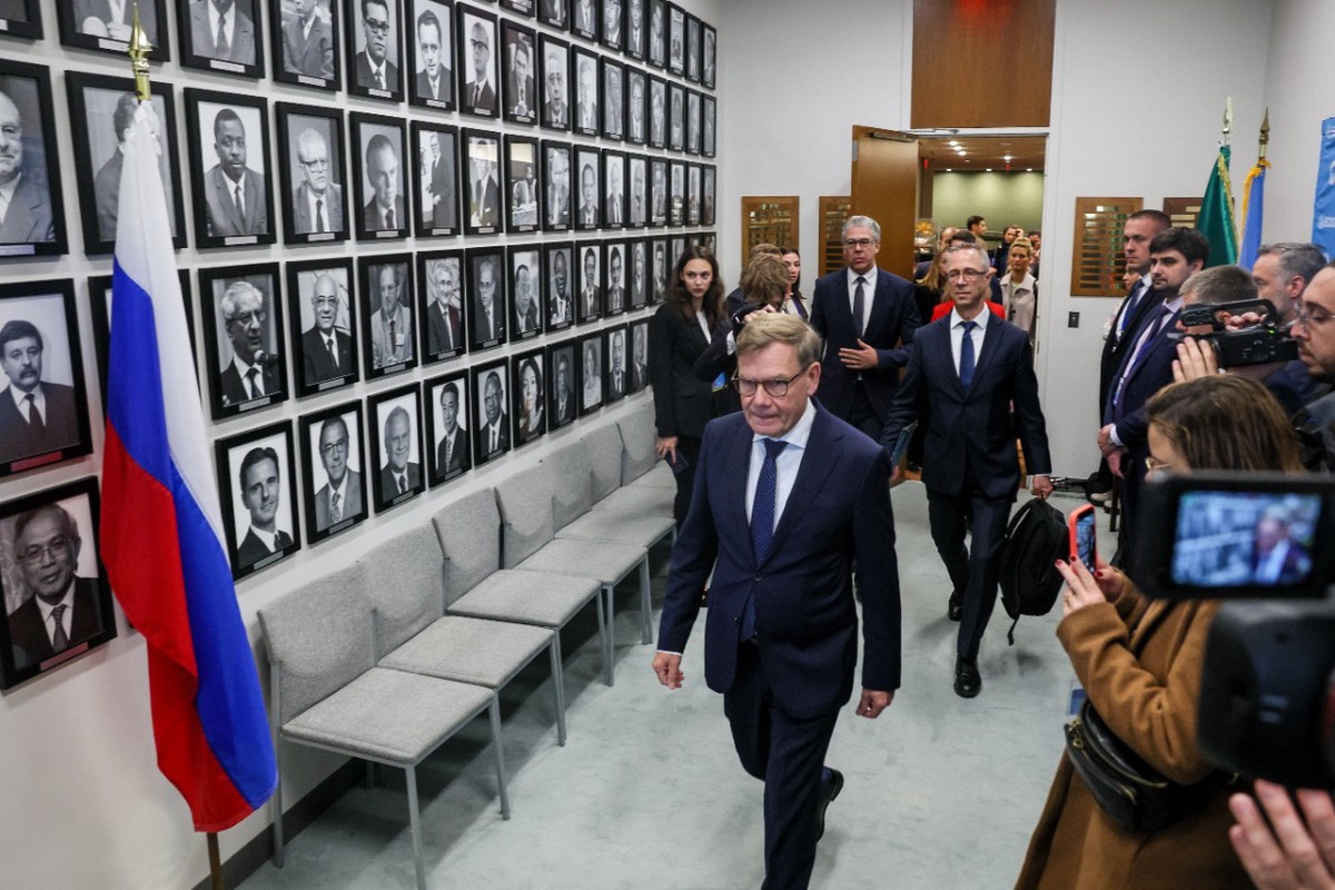 Вадефуль стыдливо прикрыл доклад о событиях в Буче на встрече и Лавровым