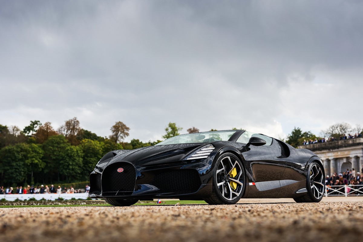 Еще один Bugatti за полмиллиарда ввезли в Россию