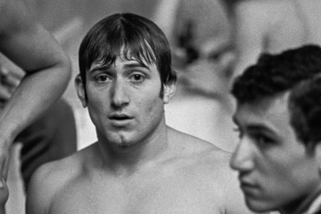 «Подушка эта снилась по ночам»: как советский чемпион спас почти 50 человек из рухнувшего с дамбы троллейбуса