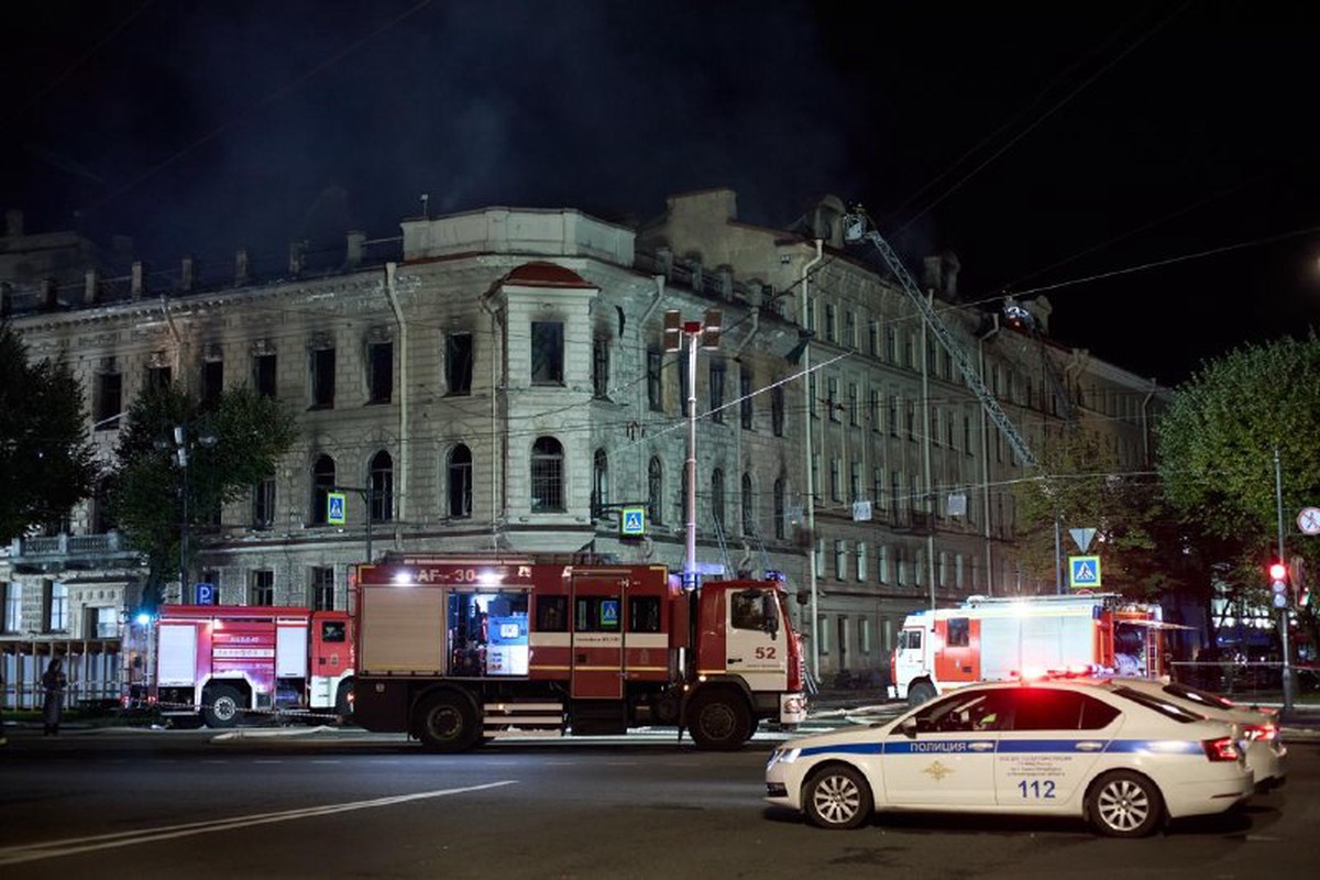 МЧС локализовало пожар в особняке Миллера у Исаакиевского собора