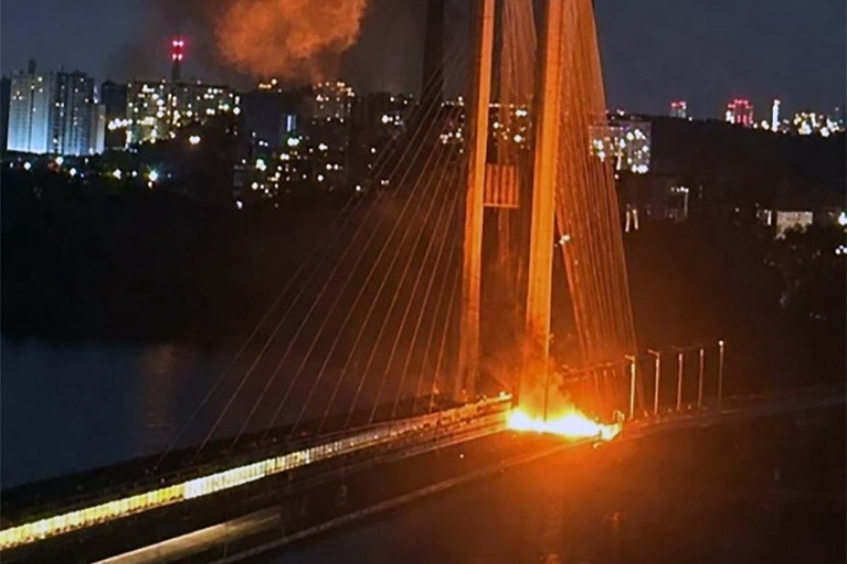 Москва перерезает главные артерии Киева: удары по мостам, массовая паника, какая следующая цель