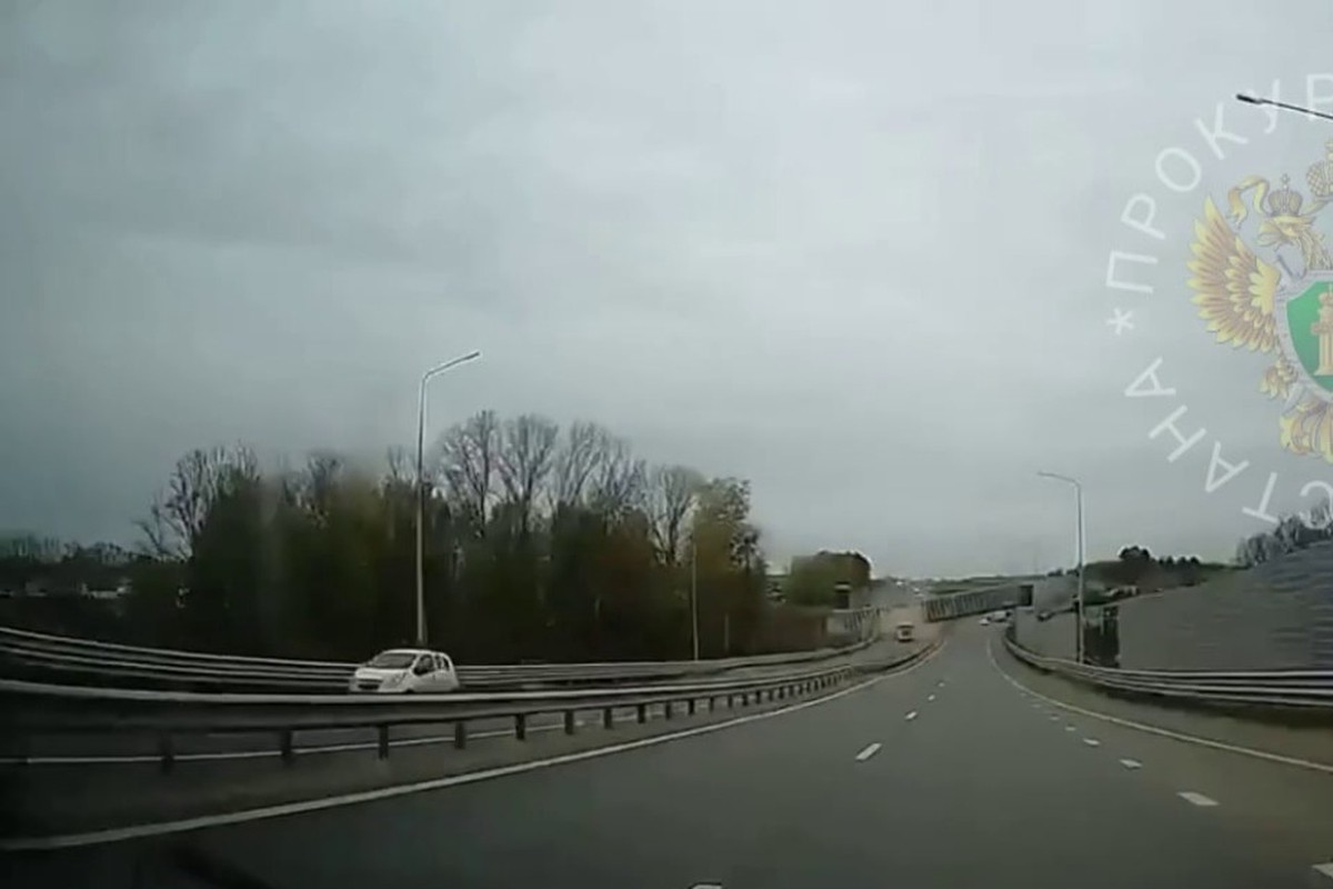 Обрушение надземного перехода в Татарстане попало на видео