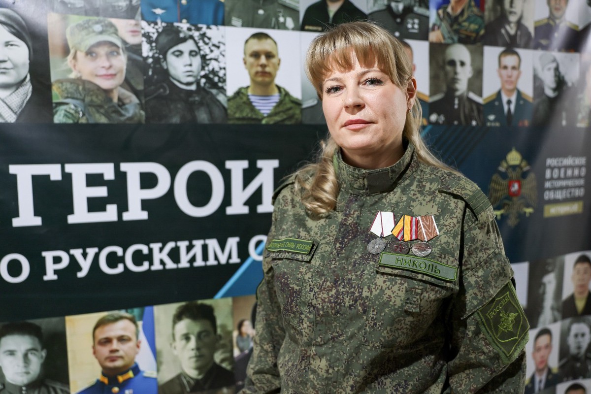 В России хотят увеличить предельный возраст службы женщин-военных