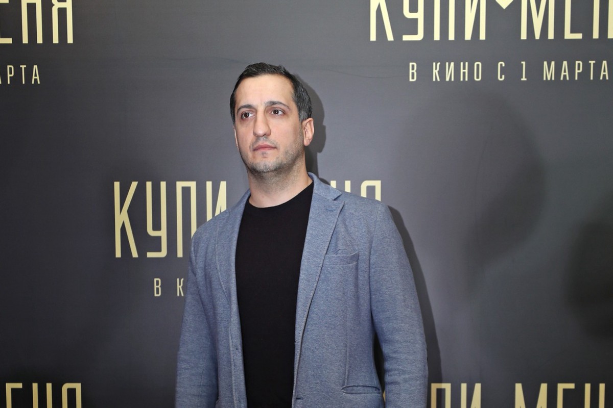 Внебрачный сын, ДТП в пьяном виде, слухи о критике СВО: куда пропал звезда «Универа» Арарат Кещян