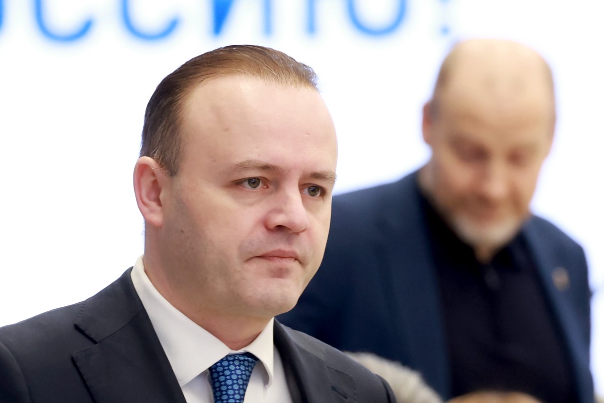 В России предложили сократить число чиновников вдвое