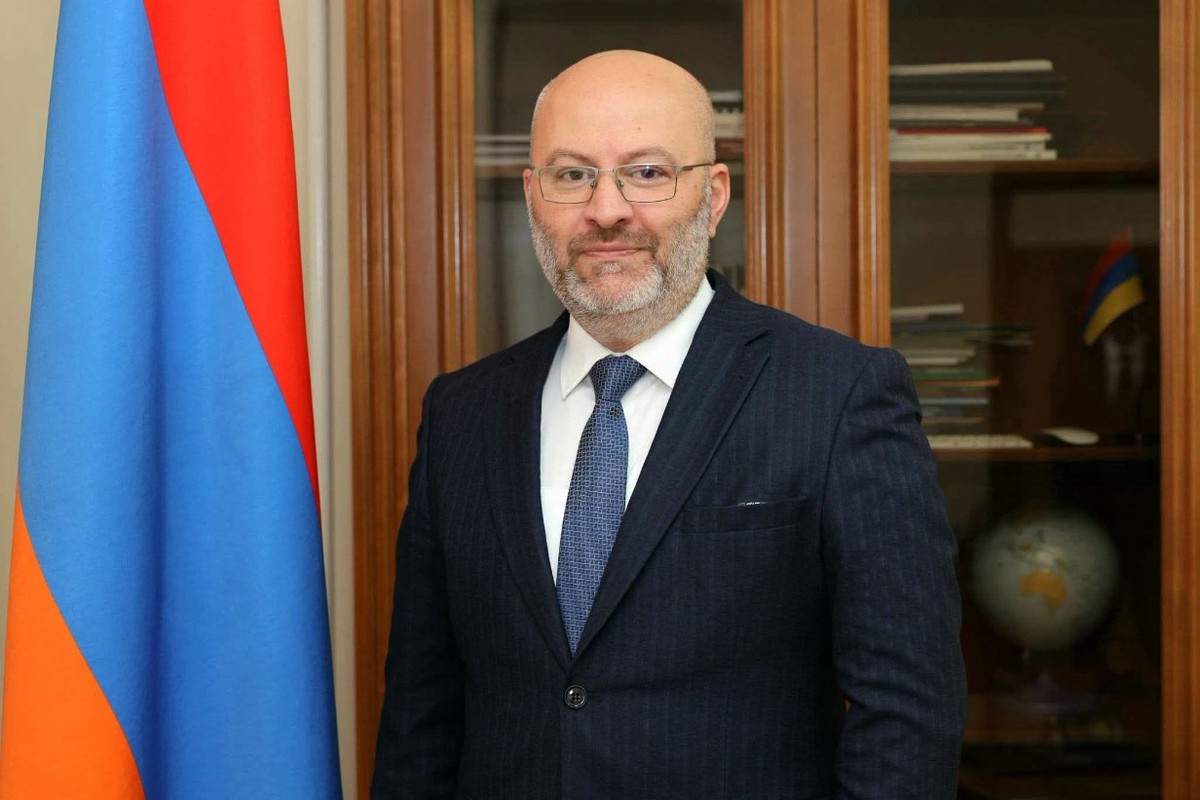 Армянский губернатор угодил в скандал: неосторожная фраза про «иванов», лексикон нацистов и совет Милонова