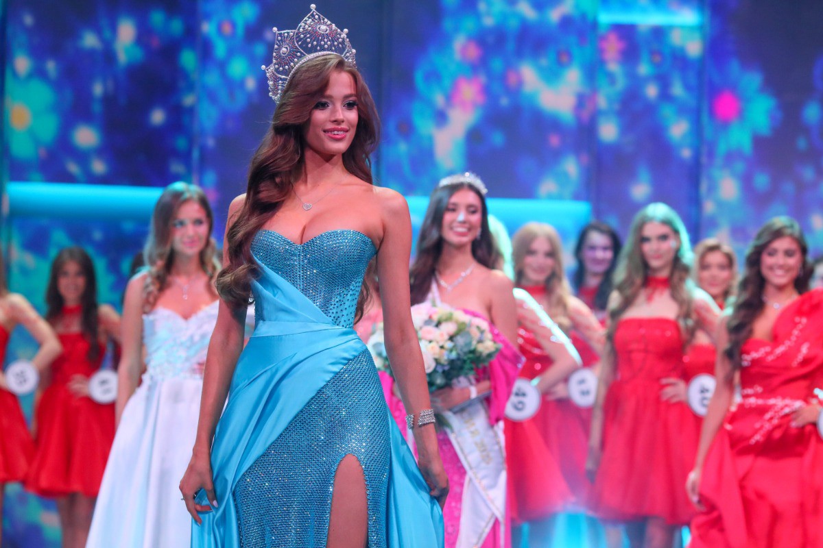 Мать Алексеевой вступилась за дочь после слов о подстилке для деда