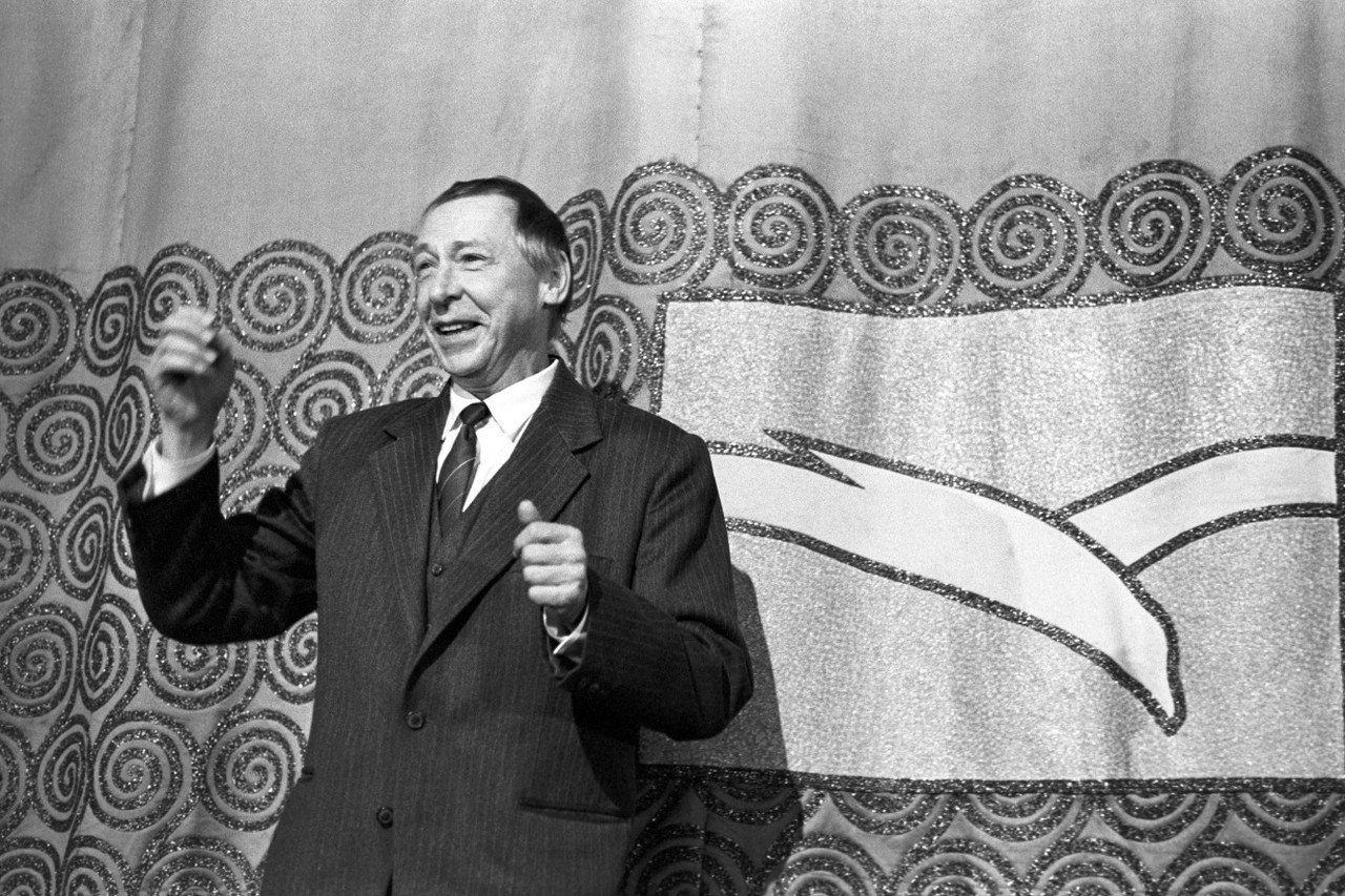 Роковая операция, скандал в театре и три брака: 100 лет со дня рождения Евгения Евстигнеева
